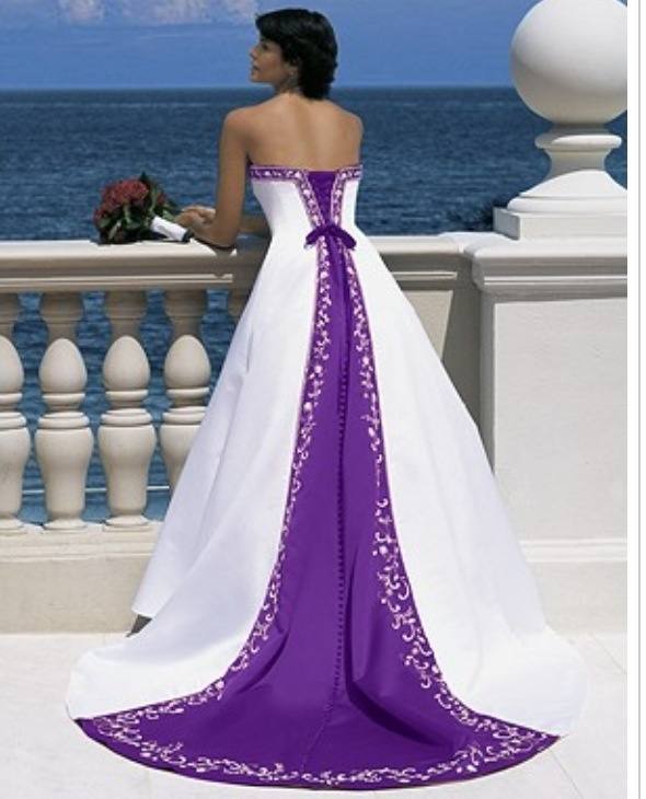 Purple And White Wedding Dresses Strapless Real Sample Lace Appliques Bridal  Gowns With Beading Handmade Flowers Gothic Black And White Wear Formal Ball