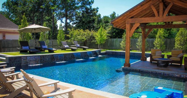 These promising pool designs and features have long been a hit and will continue to attract more and more pool buyers because of the countless design