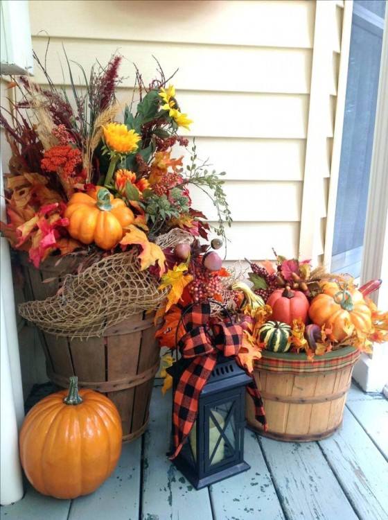 Simple Fall Porch Decorating Ideas kellyelko