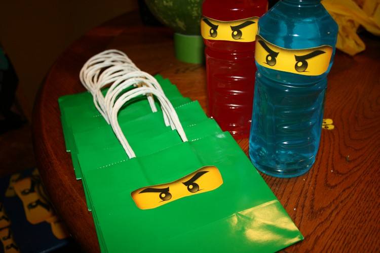 A Lego Ninjago boy birthday party with ninja cookies, cupcakes and cake pops! See more party planning ideas at CatchMyParty