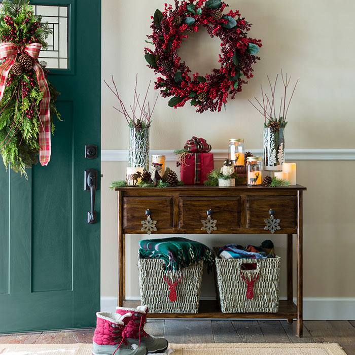 Christmas Decorating Ideas: Rosemary Mini Tree Adorns an Entryway