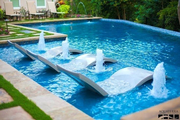 Create this whimsical display by tying weights to the end of your balloon strings + positioning them throughout the pool