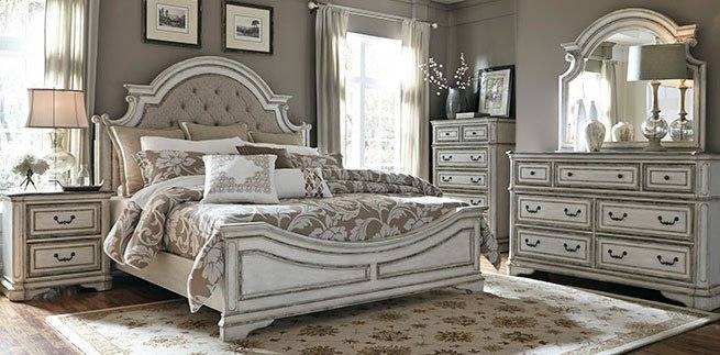 64" Cottage Queen Panel Bed in Natural