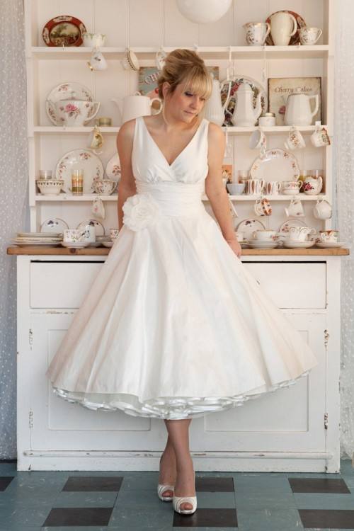 We also make wedding dresses, evening dresses, ect