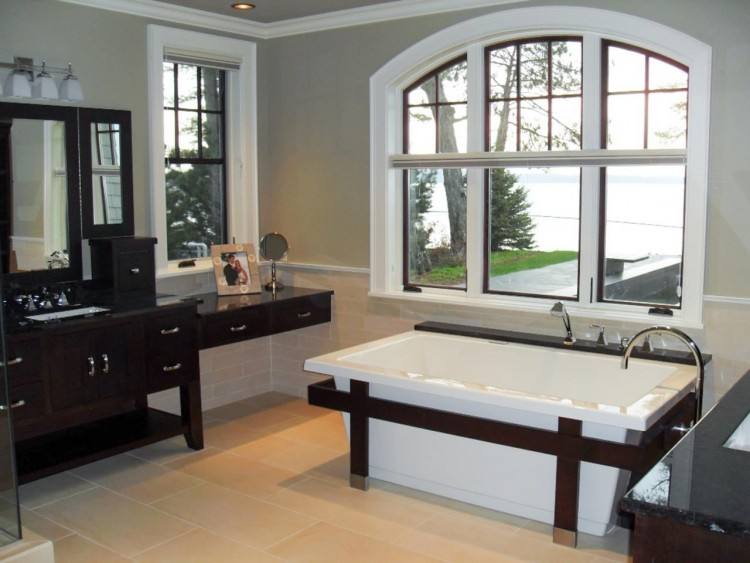 Black And  White Bathrooms With