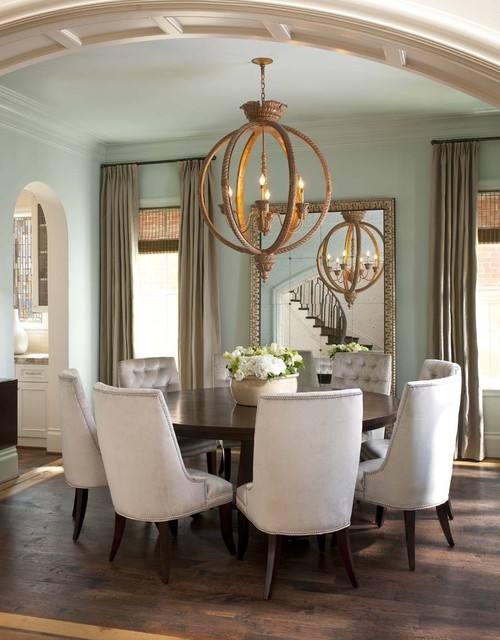 A great look for a traditional dining room