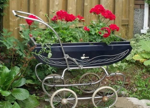 Look at that fancy decorated stroller with 2 cute little guys inside! And notice what is sitting on the ground in front of that stroller