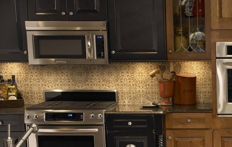 Chic Traditional Kitchen Ideas Traditional Kitchen With Beige Backsplash  Design Ideas Amp Remodel