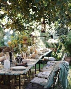 Decorating an outdoor dining table