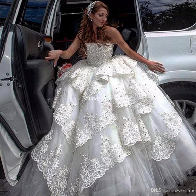 18 Ultra Romantic Ball Gown Wedding Dresses | weddingsonline