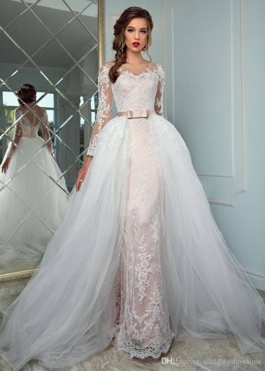Discount 2017 New Elegant Blush Wedding Dresses Off Shoulders Sheer Long Sleeves Lace Wedding Gowns 3D Floral Appliques Beaded A Line Bridal Gowns Custom