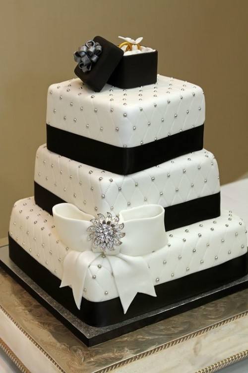 The decorations were inspired by this black and white wedding cake