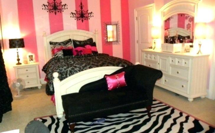 turquoise and pink bedroom hot