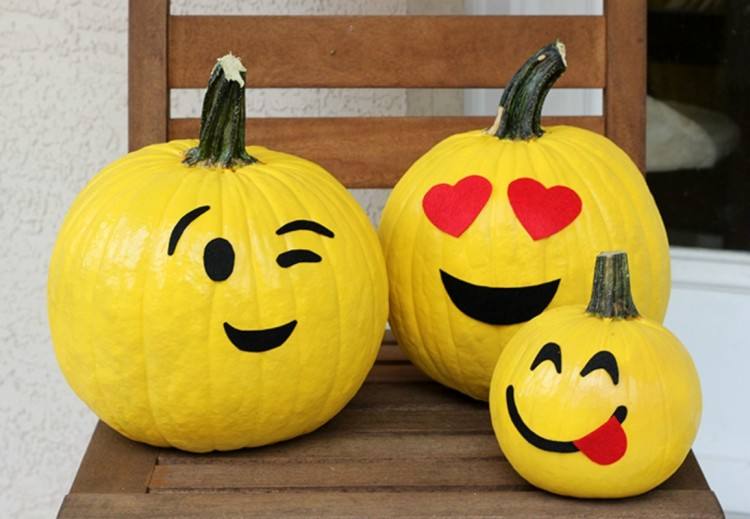Emoji Pumpkins, 25 No Carve Pumpkin Decorating Ideas