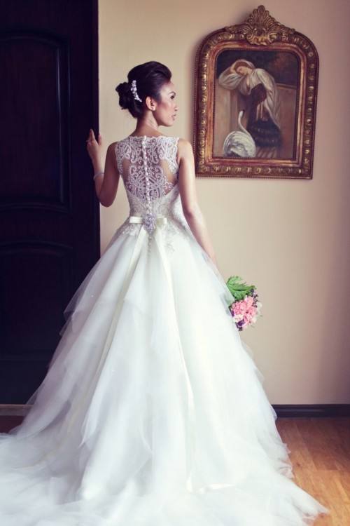 Miss Merie will ensure that their aesthetics meet yours and perfectly suit  the brides' body type
